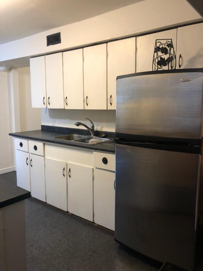 Quiet-Comfy 3 Bedroom Home On A Tree Lined Street In Kits Ванкувер Екстер'єр фото