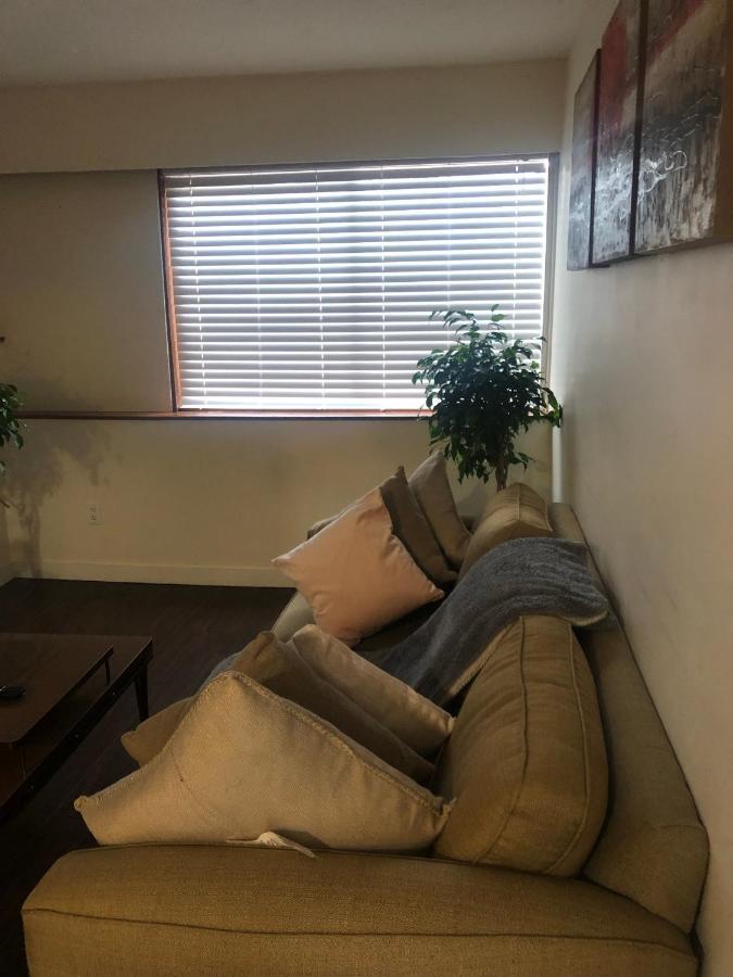 Quiet-Comfy 3 Bedroom Home On A Tree Lined Street In Kits Ванкувер Екстер'єр фото