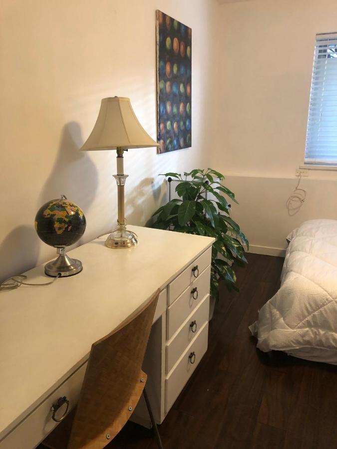 Quiet-Comfy 3 Bedroom Home On A Tree Lined Street In Kits Ванкувер Екстер'єр фото